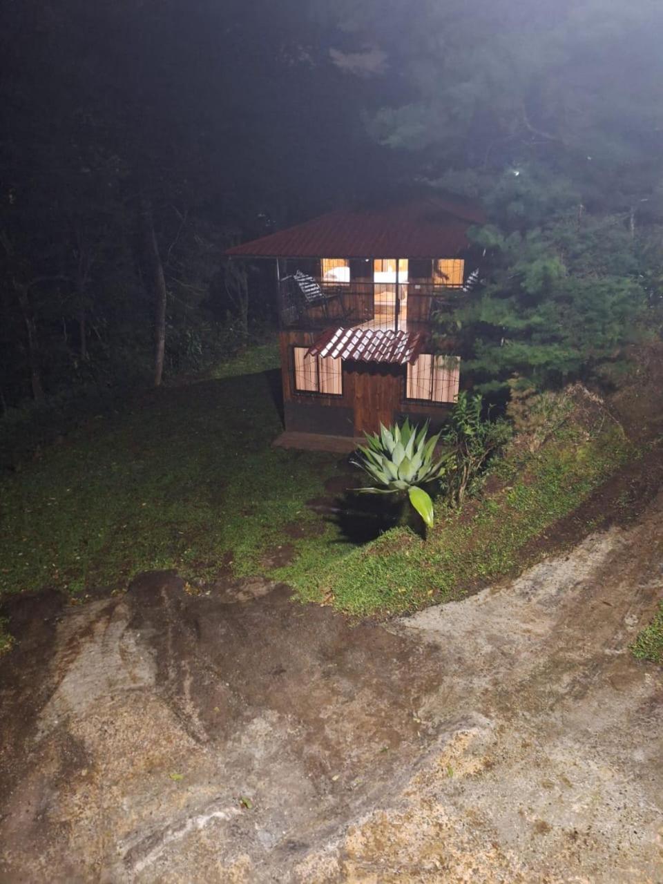 Cabanas Queca! Poas Exteriér fotografie